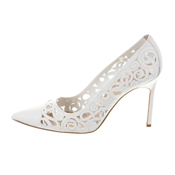 Manolo Blahnik Leather Pumps - Picture 1 of 6
